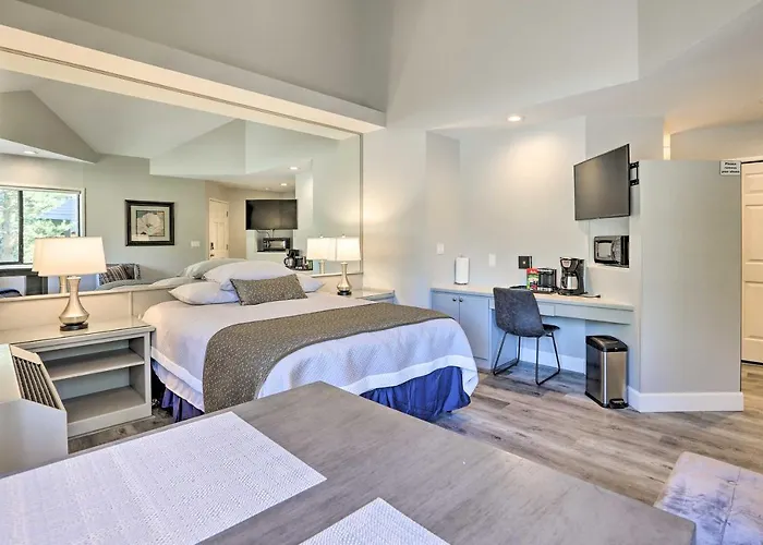 Hiking Trail & Hot Tub Access: Bend Condo W/ Deck