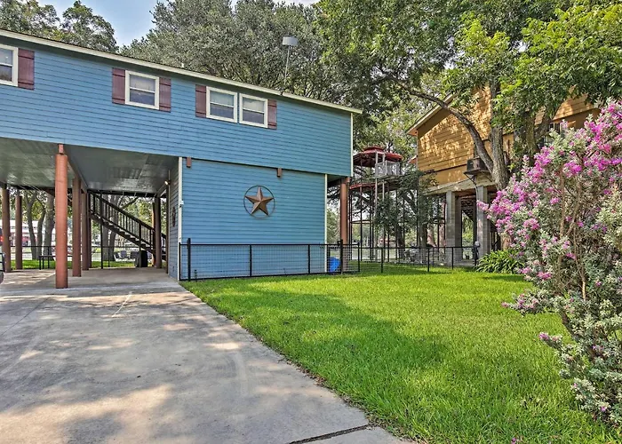 Seguin Lake House W/ Dock And Cowboy Pool