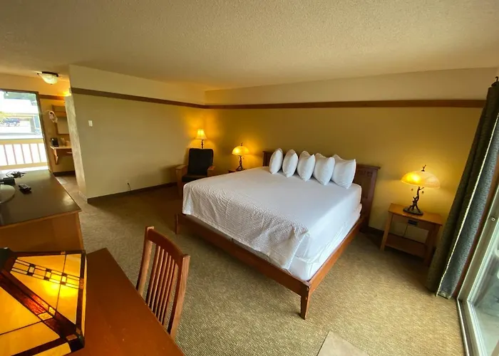 Beachcombers Inn