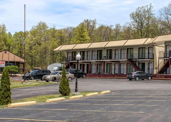 Econo Lodge Inn & Suites Lake Harmony - Pocono Mountains Area