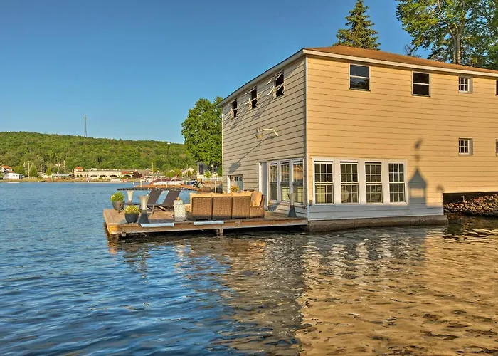 Waterfront Harveys Lake House W/ Private Dock!