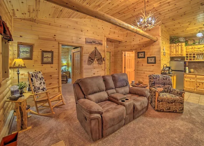 Updated Manistique Log Cabin, Yard & Fire Pit
