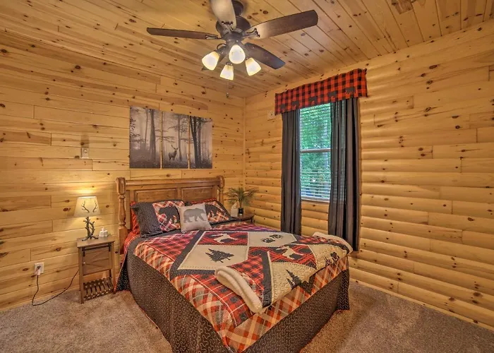 Updated Manistique Log Cabin, Yard & Fire Pit