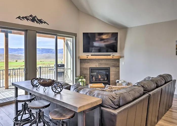 3 Mi To Granby Ranch: Townhome W/ Balcony & Views