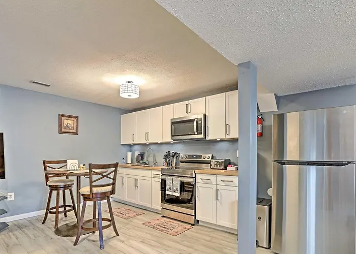 32 Mi To Dc: Lower-Level Woodbridge Apt W/ Patio!
