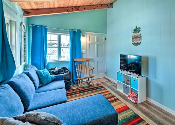 Pet-Friendly Townhome, 2 Blocks To Atlantic Beach!