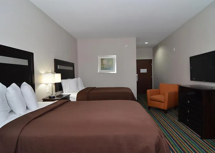 Quality Inn & Suites Kenedy - Karnes City