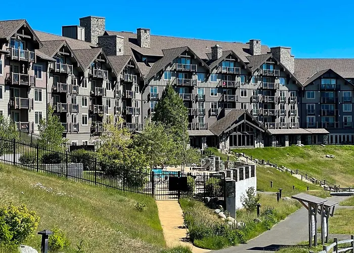 Condo W/ Outdoor Heated Pool + Hot Tub Access!