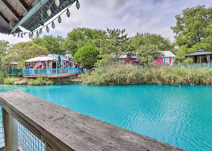 Middle Bass Condo W/ Balcony, Lake Erie Views