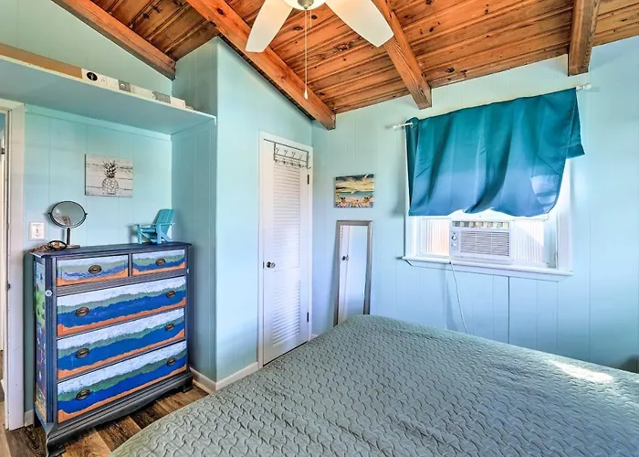 Pet-Friendly Townhome, 2 Blocks To Atlantic Beach!