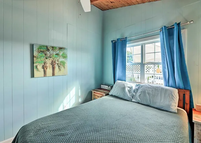 Pet-Friendly Townhome, 2 Blocks To Atlantic Beach!