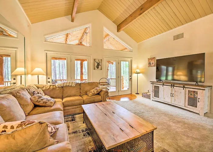 Wooded Yard, Gas Grill: Lush Pinetop Retreat