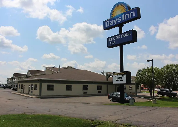 Days Inn By Wyndham Watertown