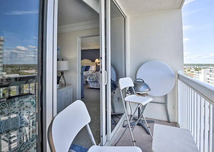 'Vacation Vibe' Condo: Eleventh-Floor Ocean Views