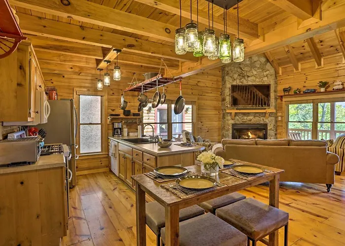 Lovely Log Cabin + Bunkhouse W/ Views & Yard!