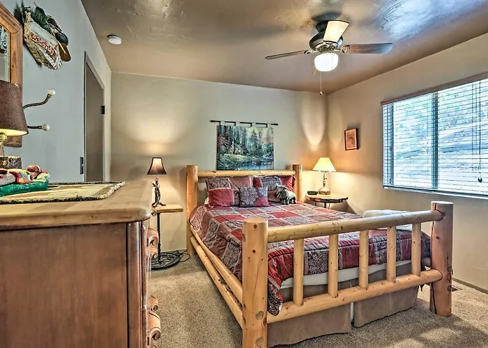 Family Cabin W/ Game Room Near Hiking + Skiing!