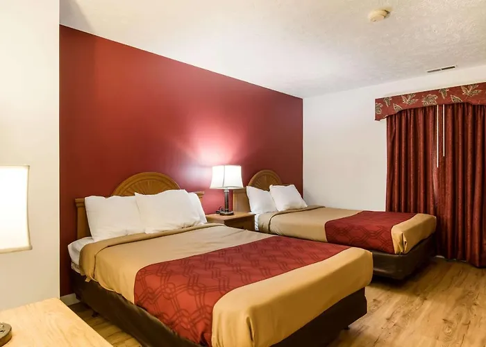 Econo Lodge Inn & Suites Lake Harmony - Pocono Mountains Area