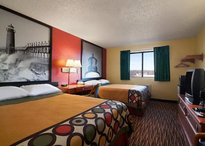 Super 8 By Wyndham Kalamazoo