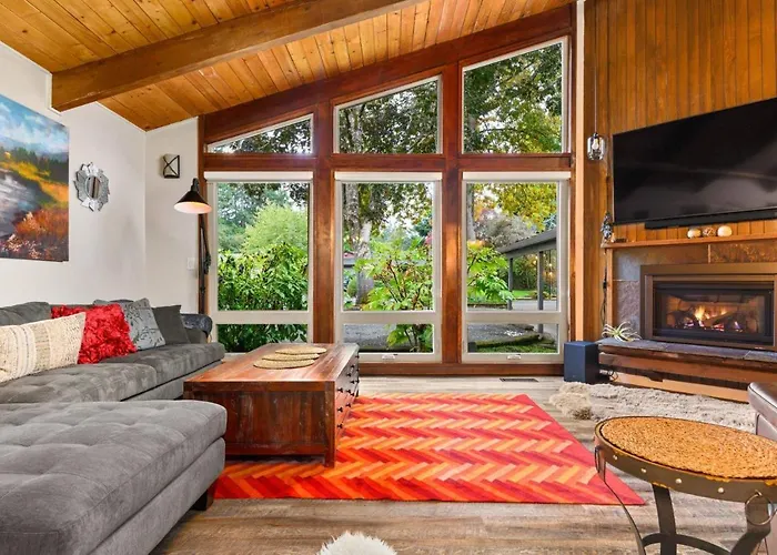 Beaverton Highlands Retreat