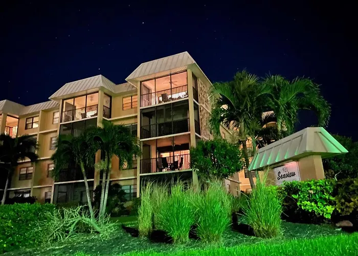 End Unit Steps From Beach Access W/ No Crazy Beach Prices