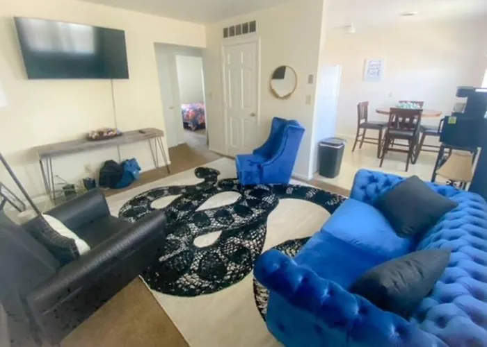 Cozy Two Bedroom Apartment In The City Center