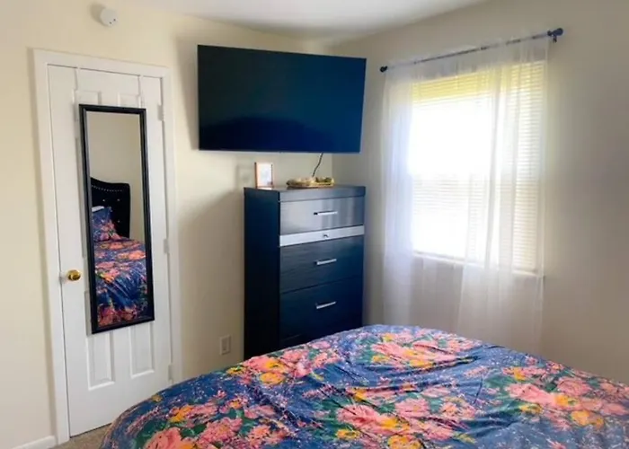 Cozy Two Bedroom Apartment In The City Center