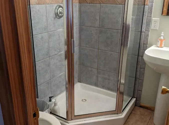 Studio Apartment 15 Minute Walk To Plaza