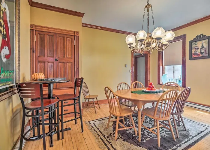 Historic Apartment - Half Mi To Lake Champlain!