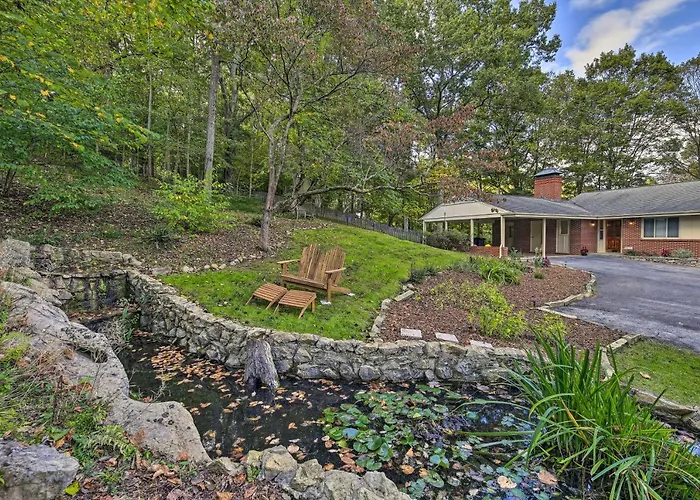 Easy Hiking & Sightseeing! Kingsport Home W/ Deck