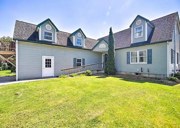 Lake Champlain Home W/ Decks, Kayaks & Fire Pit!