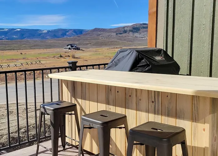 3 Mi To Granby Ranch: Townhome W/ Balcony & Views