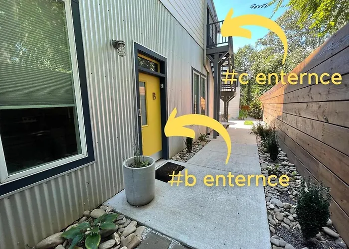Normalbnb - 2 Blocks From Restaurants, Bars, Hospital