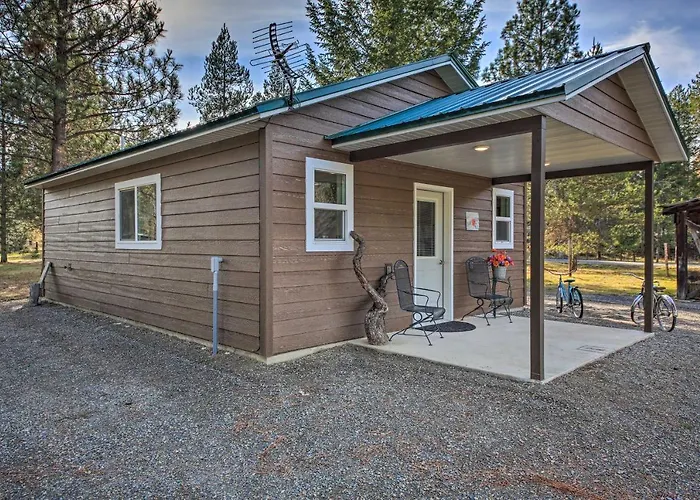 Pet-Friendly Libby Cottage W/ Mountain Views!