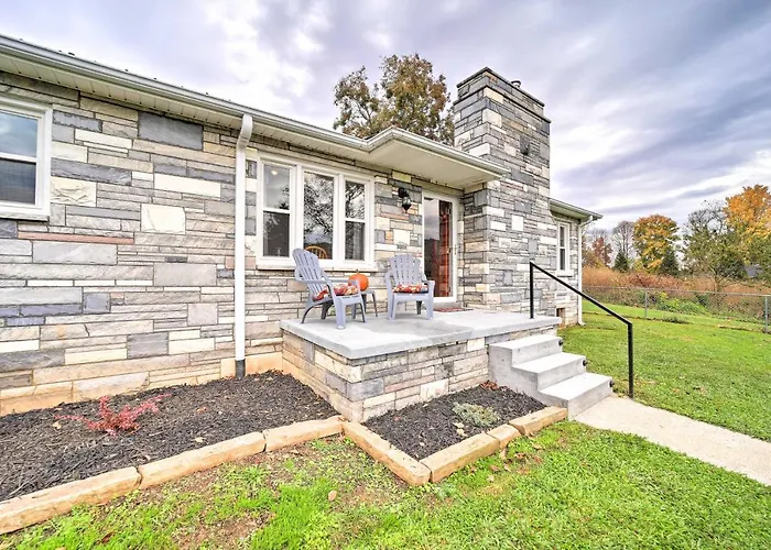 Home W/ Yard: 8 Mi To French Broad River Park