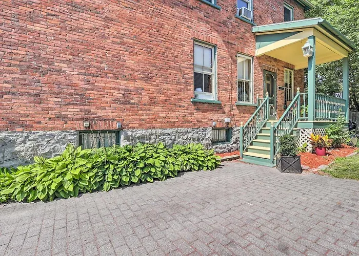 Historic Apartment - Half Mi To Lake Champlain!