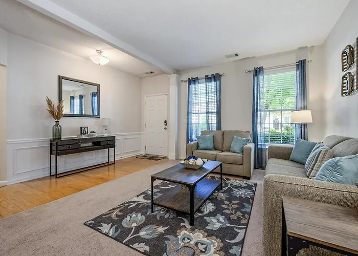 Pet-Friendly 3Br Home With Porch & Grill