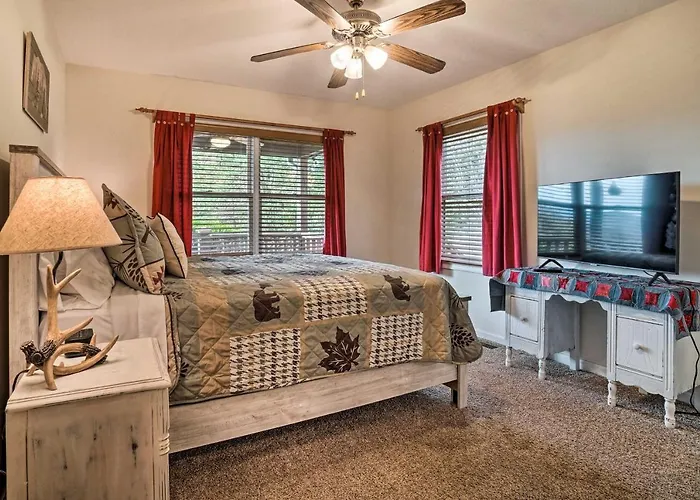 Hiawassee Cabin W/ Mtn Views < 1 Mi To Lake!
