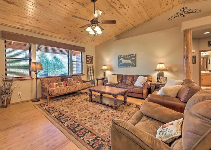 < 4 Mi To Fool Hollow Lake: Cabin W/ Tranquil Deck