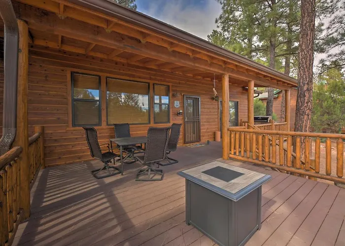 < 4 Mi To Fool Hollow Lake: Cabin W/ Tranquil Deck