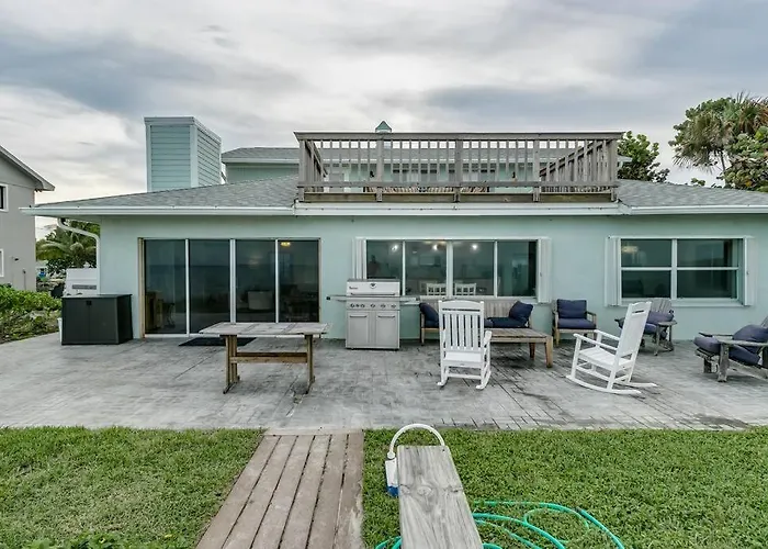 Oceanfront Elegance - Luxurious 6Br Beach House With Hot Tub & Spacious Balcony And Breathtaking Views!