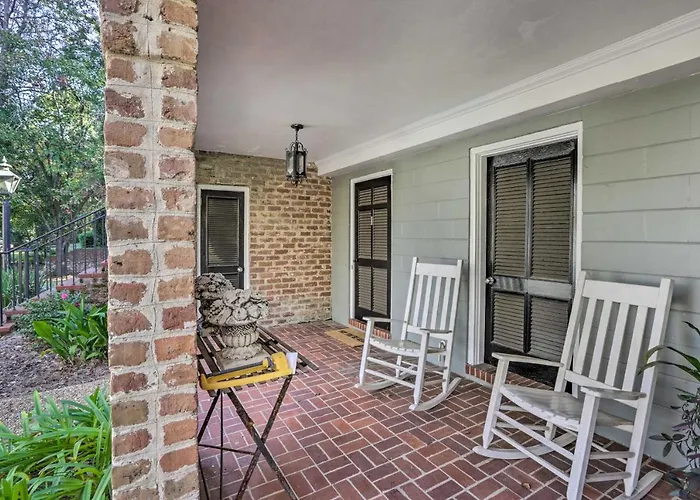 Walk To Broad St: Central Thomasville Condo