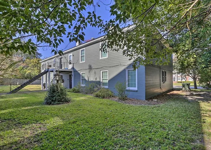 Walk To Broad St: Central Thomasville Condo