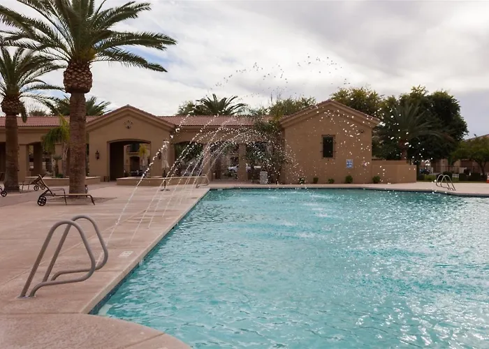 Gated Townhouse With Heated Pool, Hot Tub, Near Us60