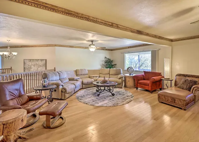 Large Home W/ Games: 4 Mi To Bull Shoals Lake!