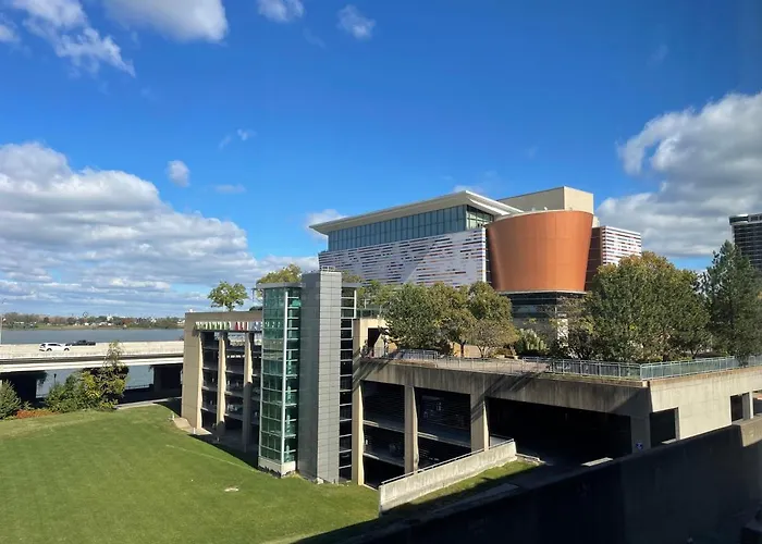 Bluegrass River View -- Soak And Savor With Hollyhock Suites