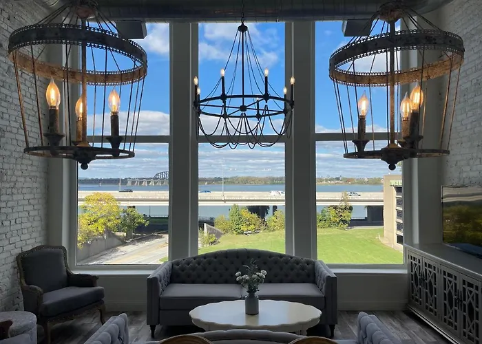 Bluegrass River View -- Soak And Savor With Hollyhock Suites