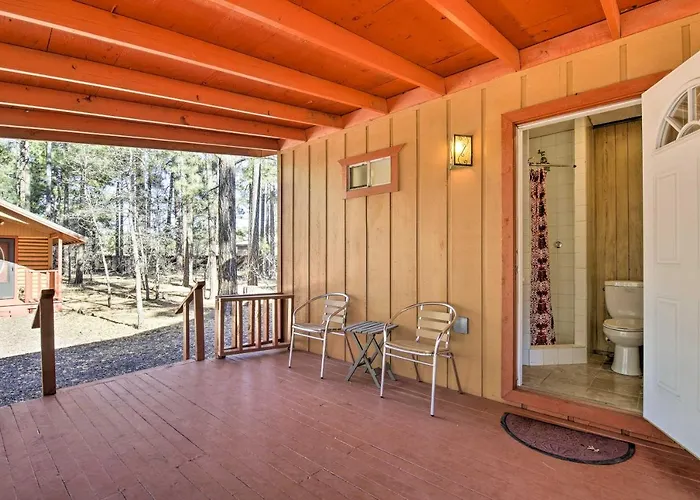 3-Cabin Pinetop Compound W/ Hot Tub & Yard