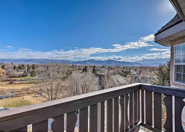 Large, Cozy Midway Studio W/ Mountain Views!