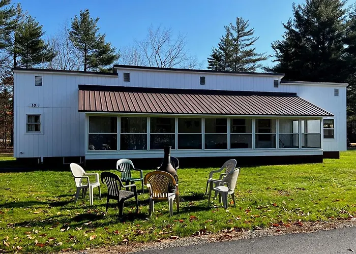 Riverbank Motel