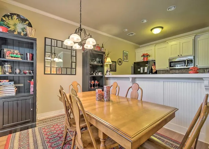 Fayetteville Apt By Univ Of Arkansas Campus!